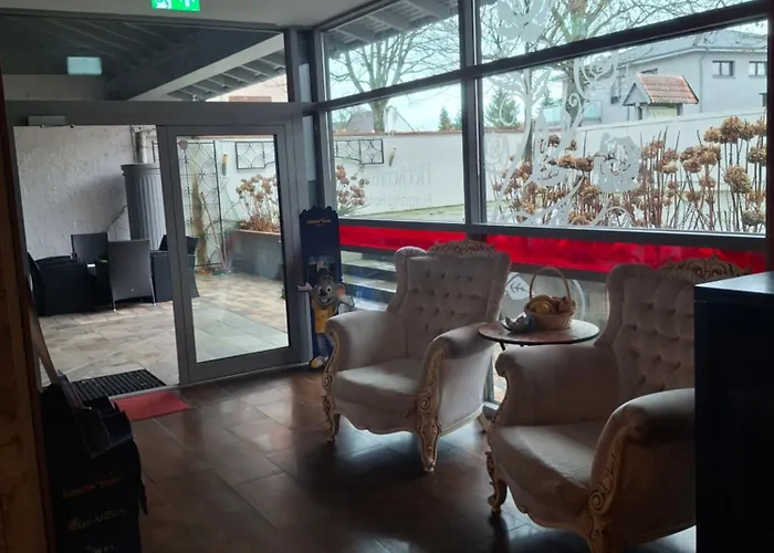 Self Checkin Heckenrose Lorin *